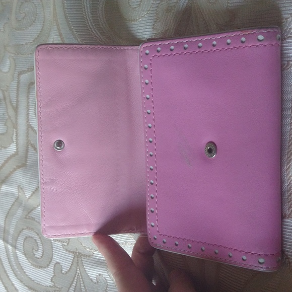 Coach Pink Leather Trifold Wallet With Snap. Decorative Edges - Picture 5 of 11